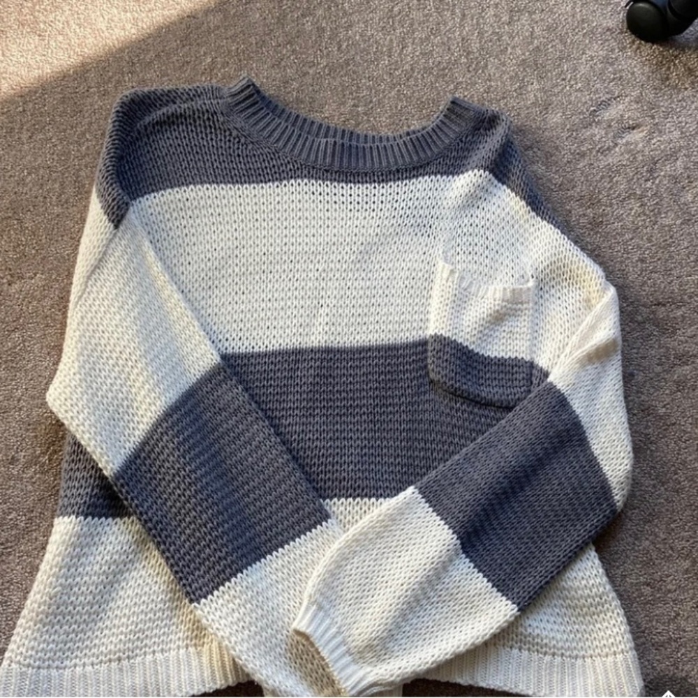 American eagle sweater